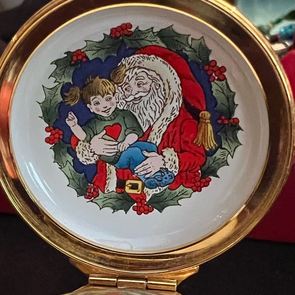 Santa & Children Halcyon Days 2004 Christmas Box. Excellent condition in box. - Picture 10 of 11